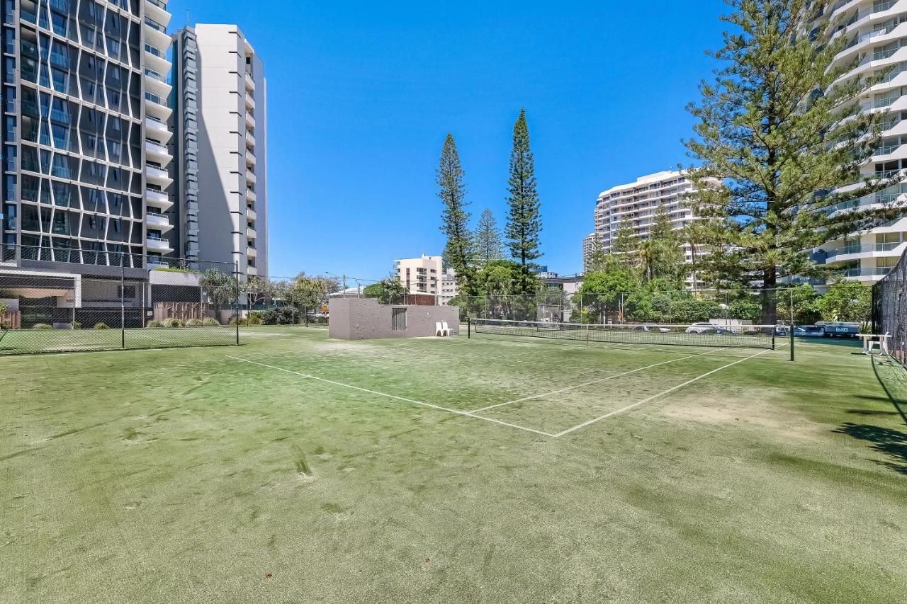 Surfers Century Oceanside Apartments Gold Coast Buitenkant foto