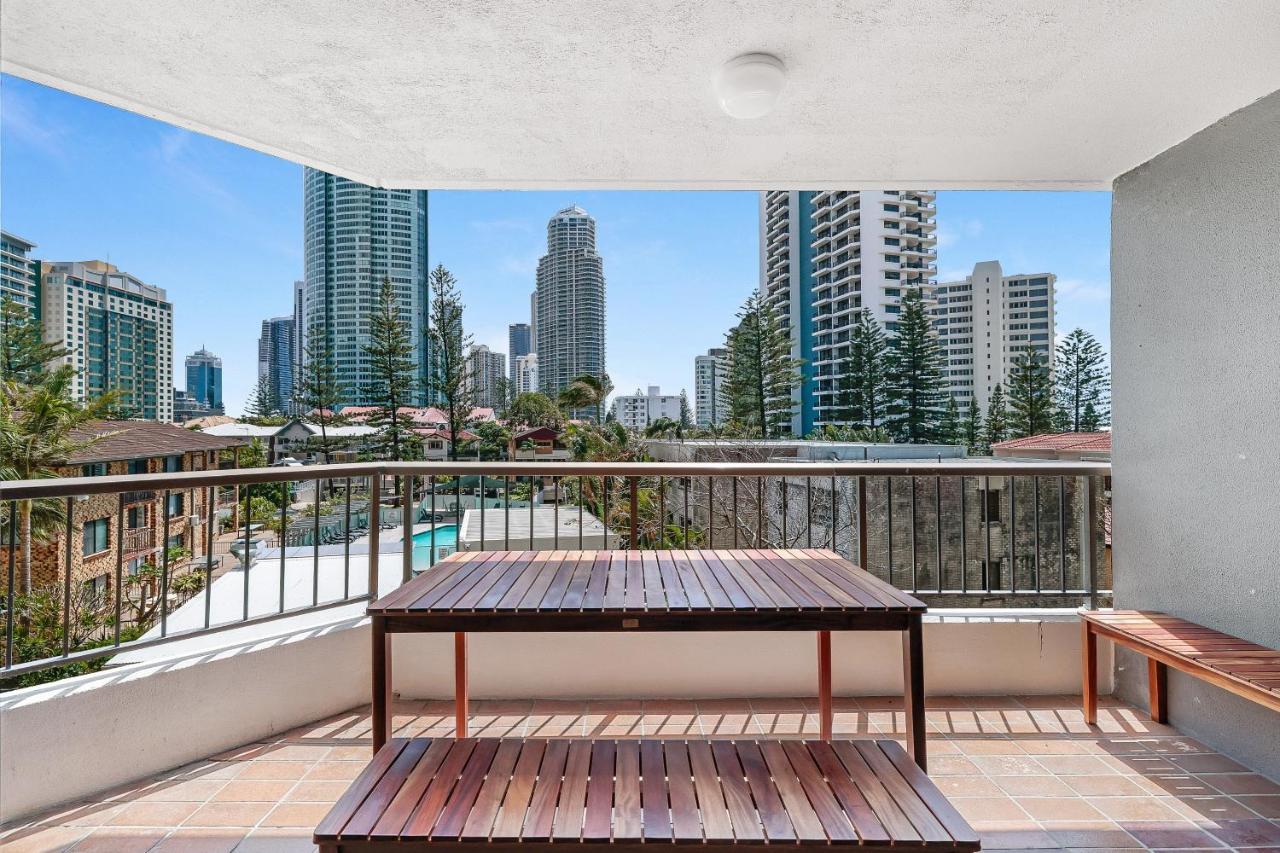 Surfers Century Oceanside Apartments Gold Coast Buitenkant foto