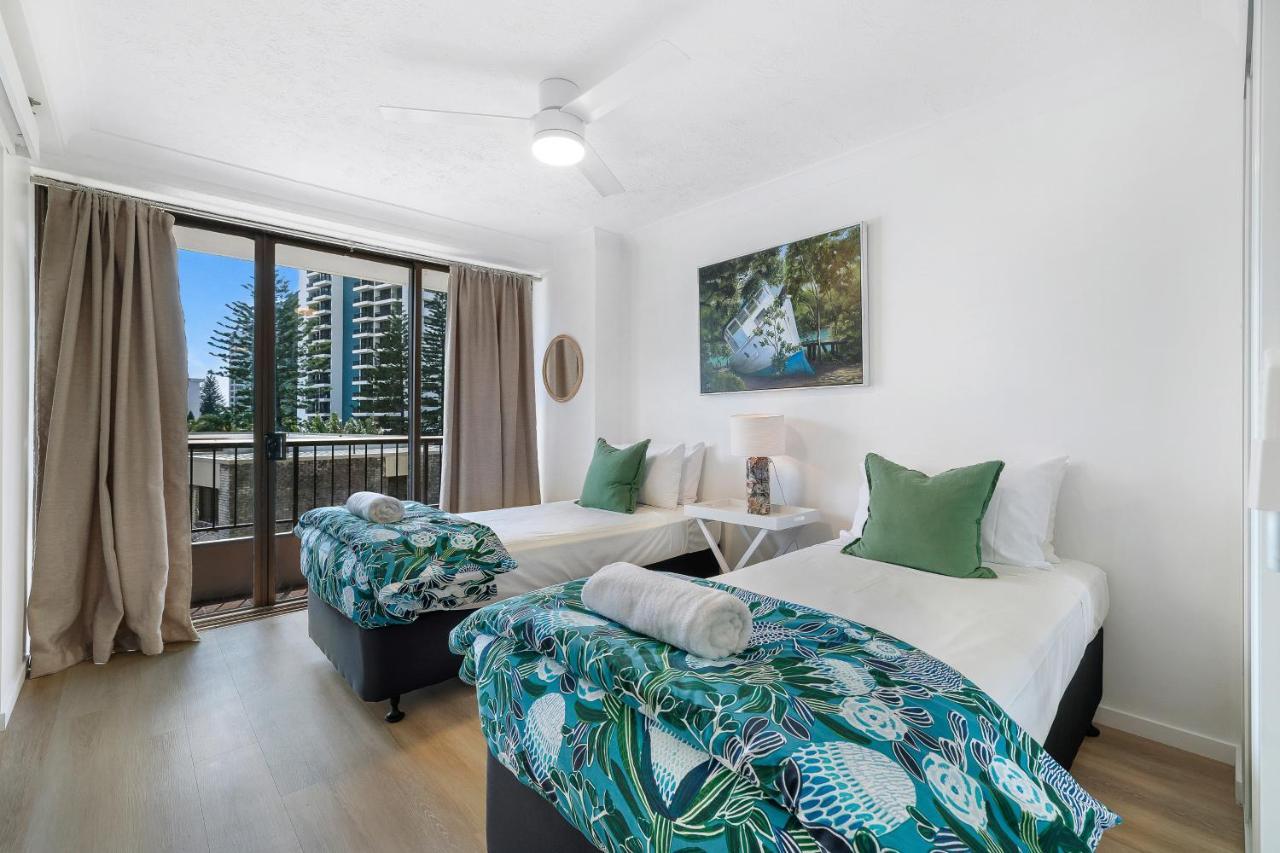 Surfers Century Oceanside Apartments Gold Coast Buitenkant foto