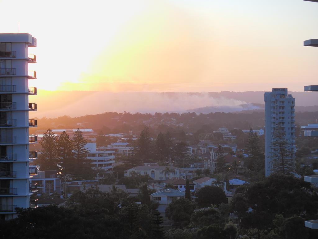 Surfers Century Oceanside Apartments Gold Coast Buitenkant foto